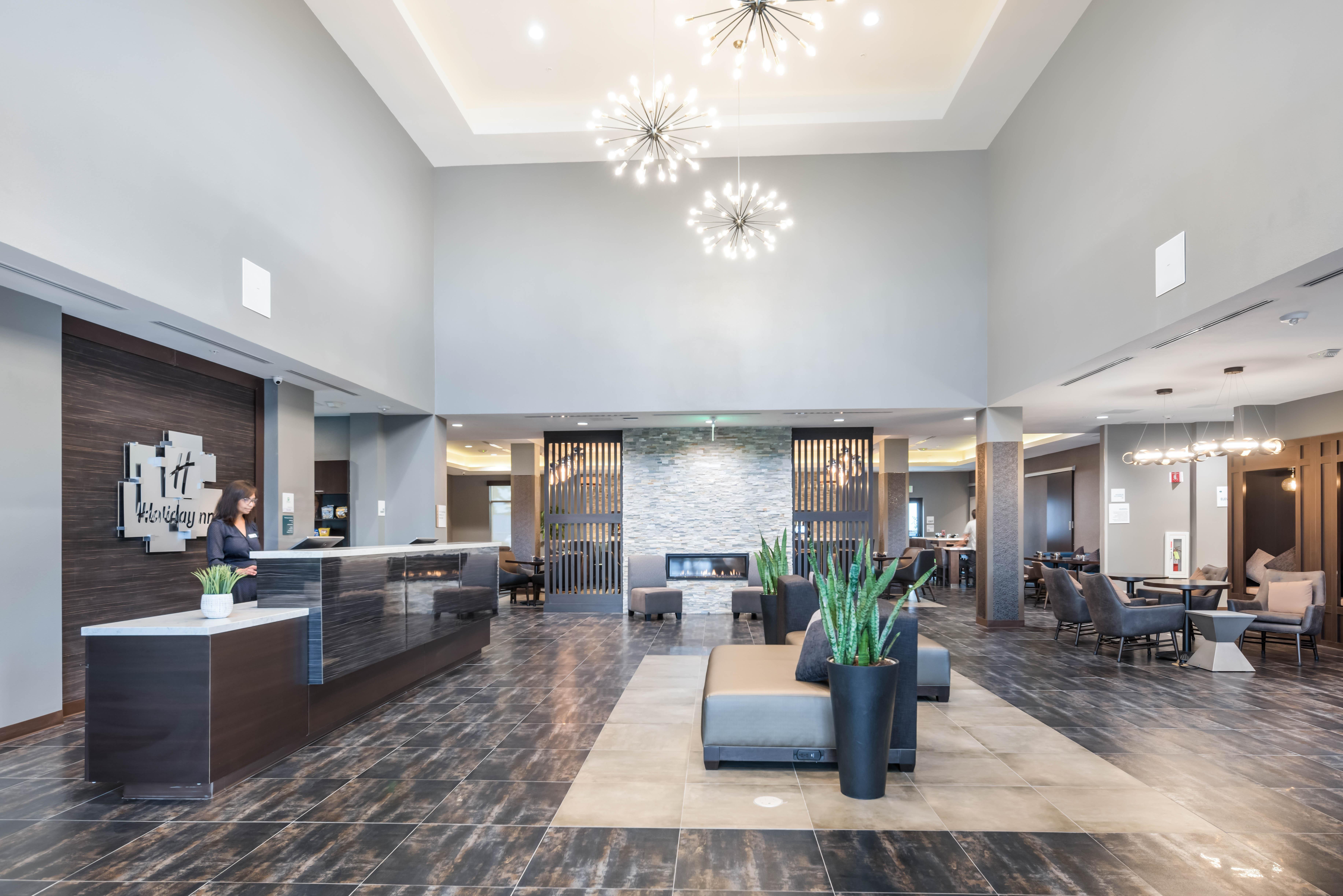 Holiday Inn Hotel & Suites Silicon Valley - Milpitas By Ihg Exterior photo