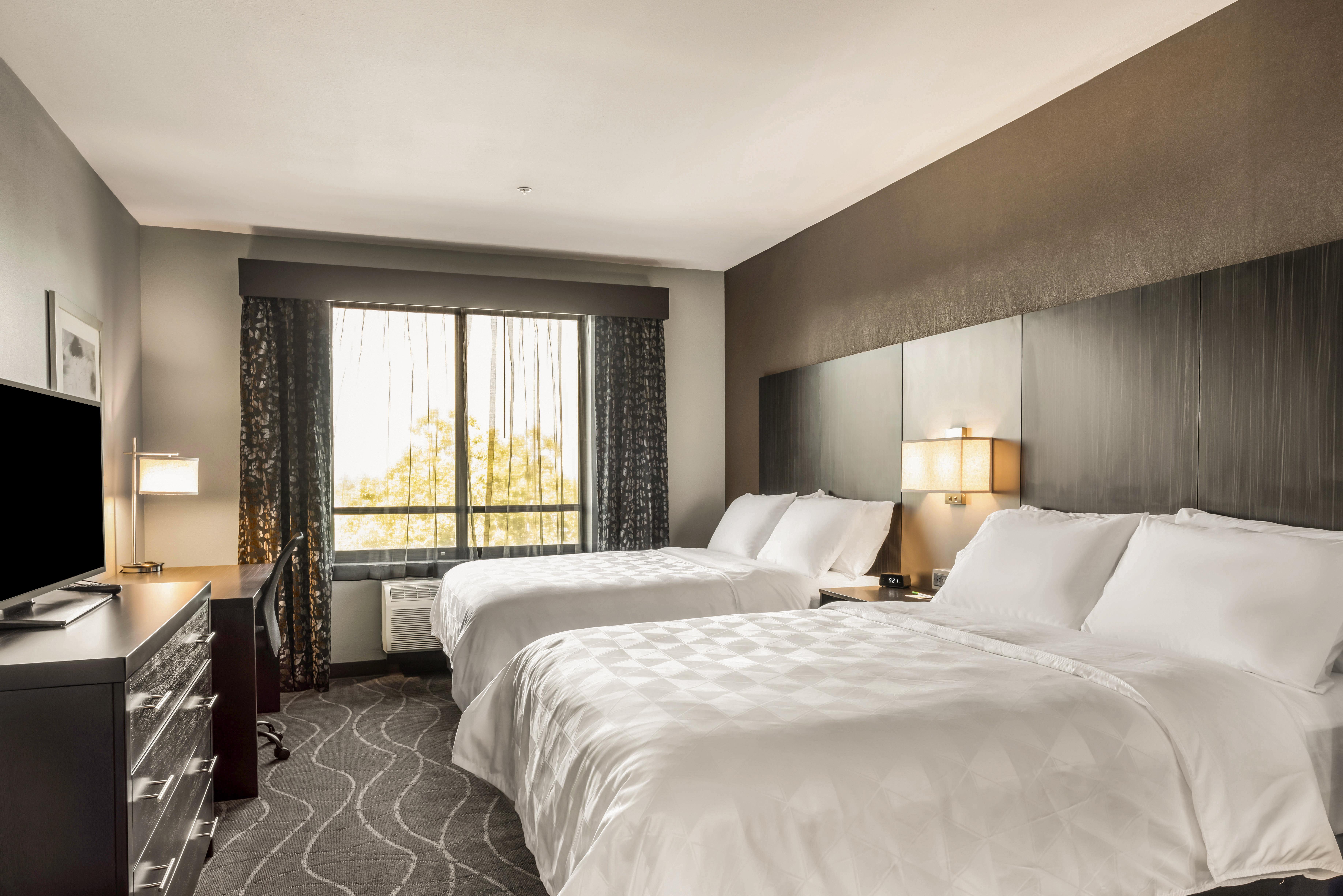 Holiday Inn Hotel & Suites Silicon Valley - Milpitas By Ihg Exterior photo