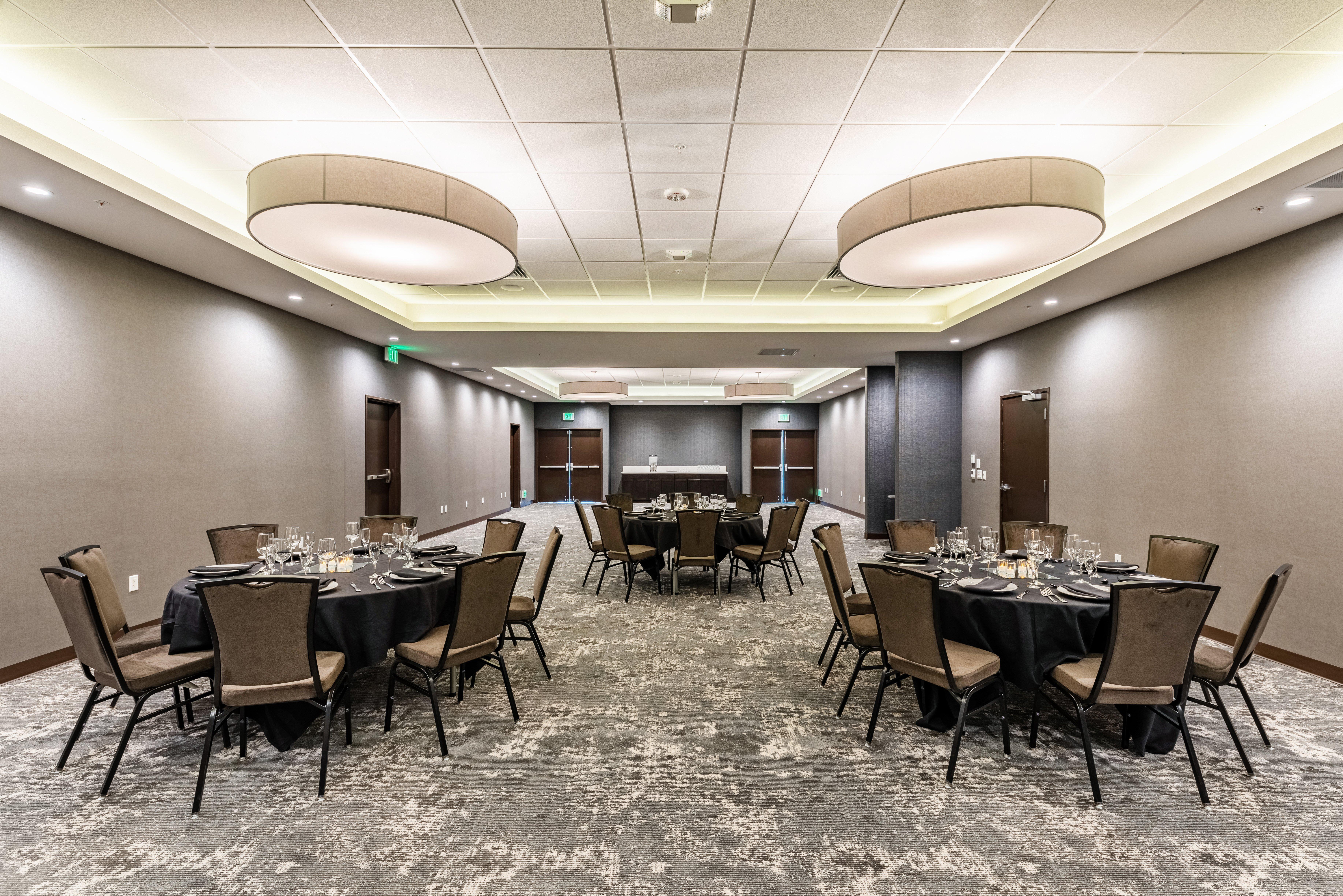 Holiday Inn Hotel & Suites Silicon Valley - Milpitas By Ihg Exterior photo